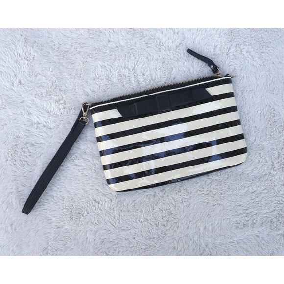 Kate Spade Lolly Chelsea Patent Leather Wristlet - Picture 2 of 5